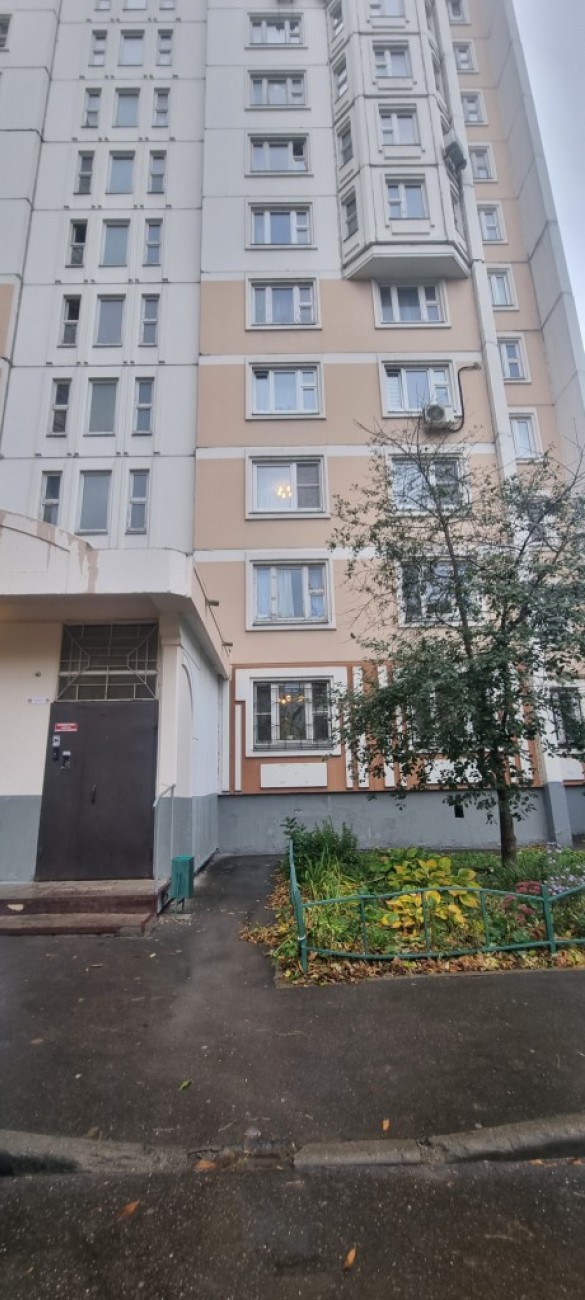 м. Водный стадион ул. Онежская продажа четырехкомнатной квартиры